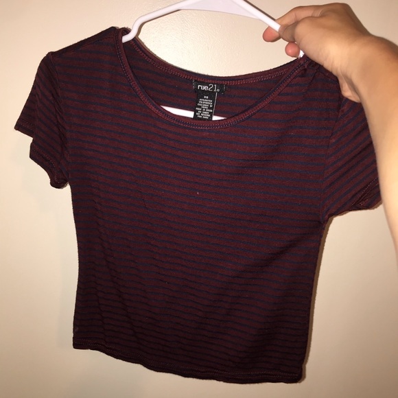 stripped crop top - Picture 1 of 1